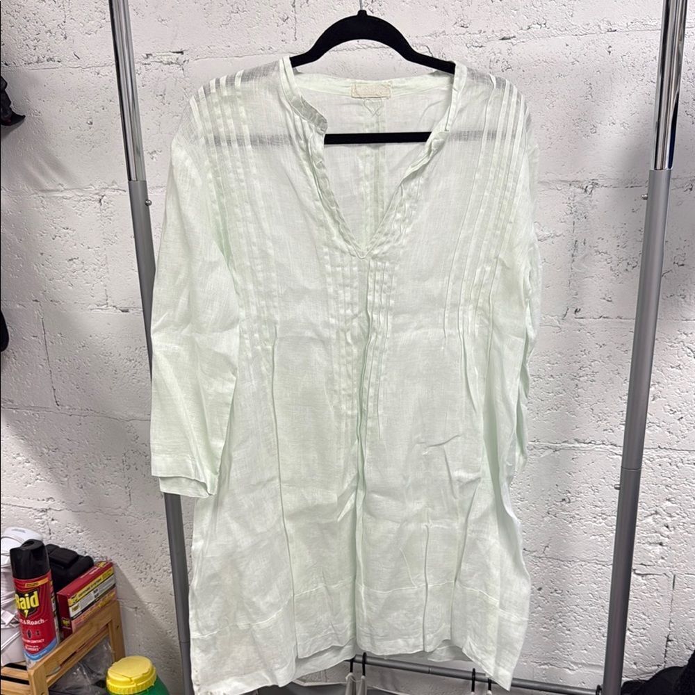 Light Green Tunic Cover Up - Size MEDIUM - LIKE NEW - Lightweight